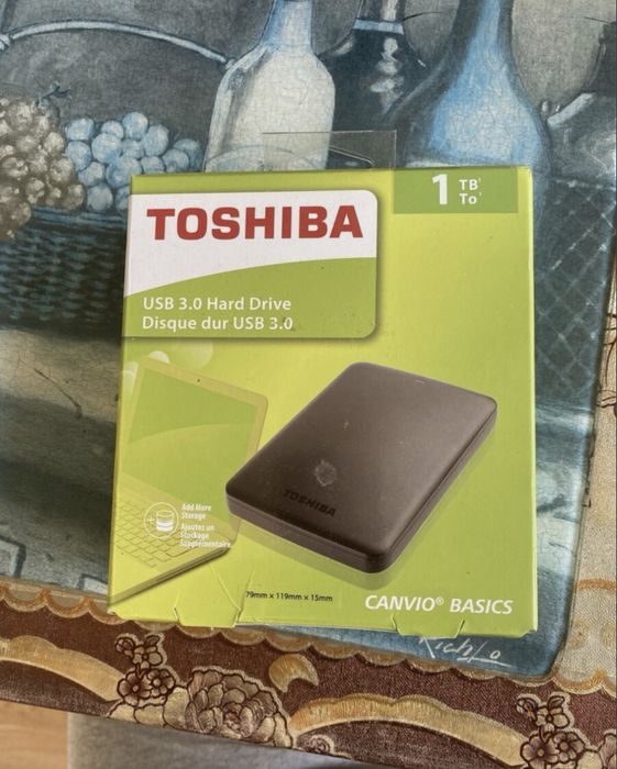 Продам внешний жесткий диск Toshiba 1 TB