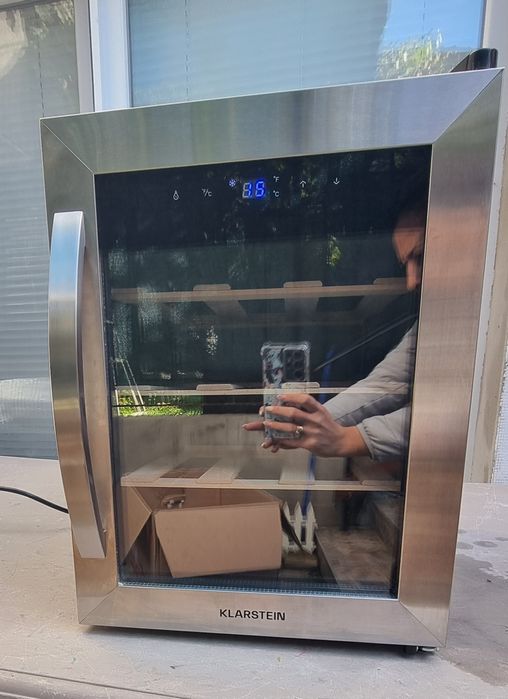Хладилна витрина за вино Klarstein 31L