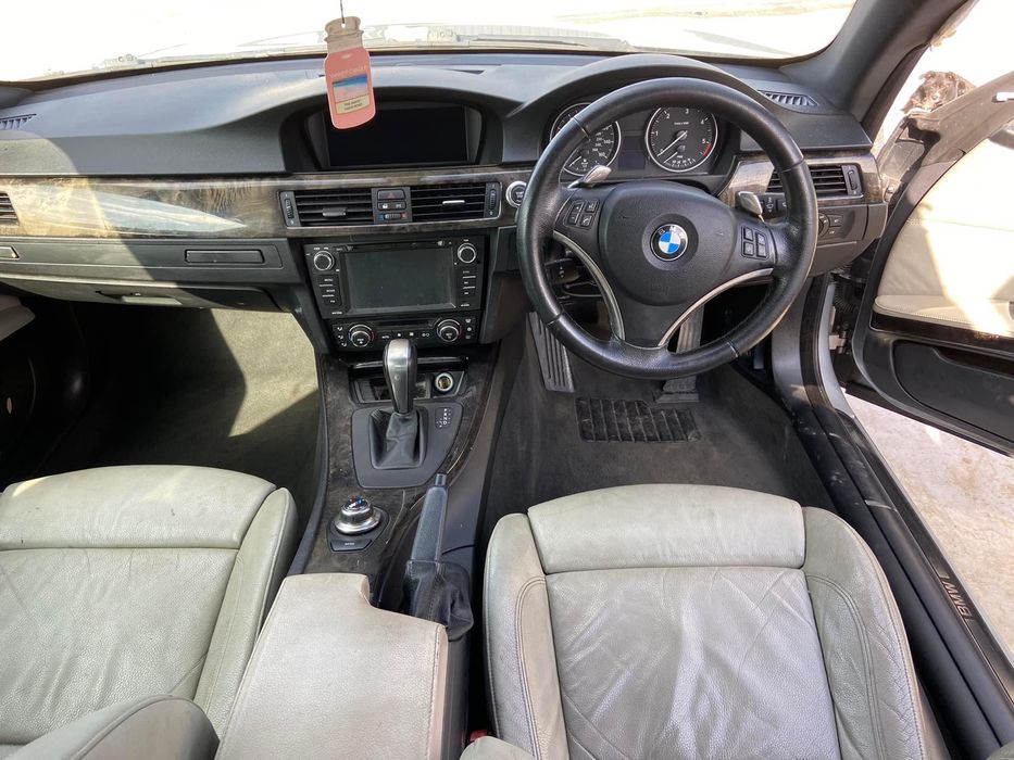 Dezmembrez BMW 335d E92 Bi-turbo 286cp,Recaro piele ,volan padele