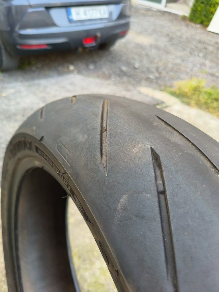 Bridgestone Battlax S21R
210/60/17.