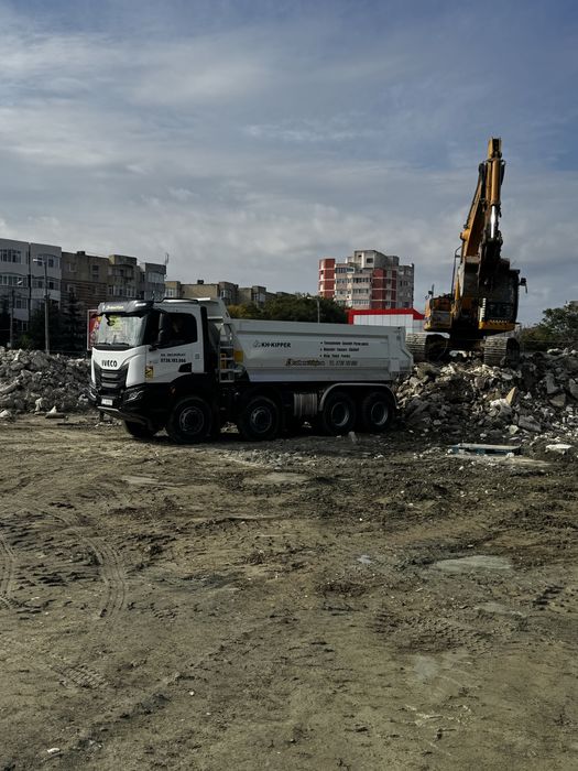Utilaje de inchiriat 8x4 Excavator Buldoexcavator