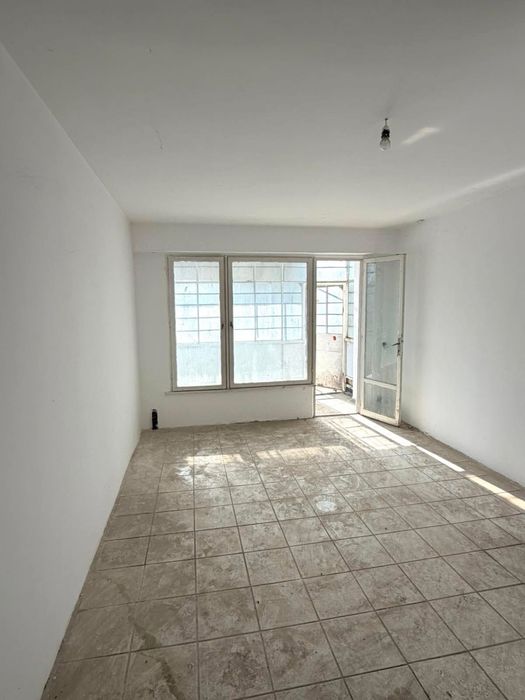 Магазин за Продажба , гр. Търговище кв. Запад 3