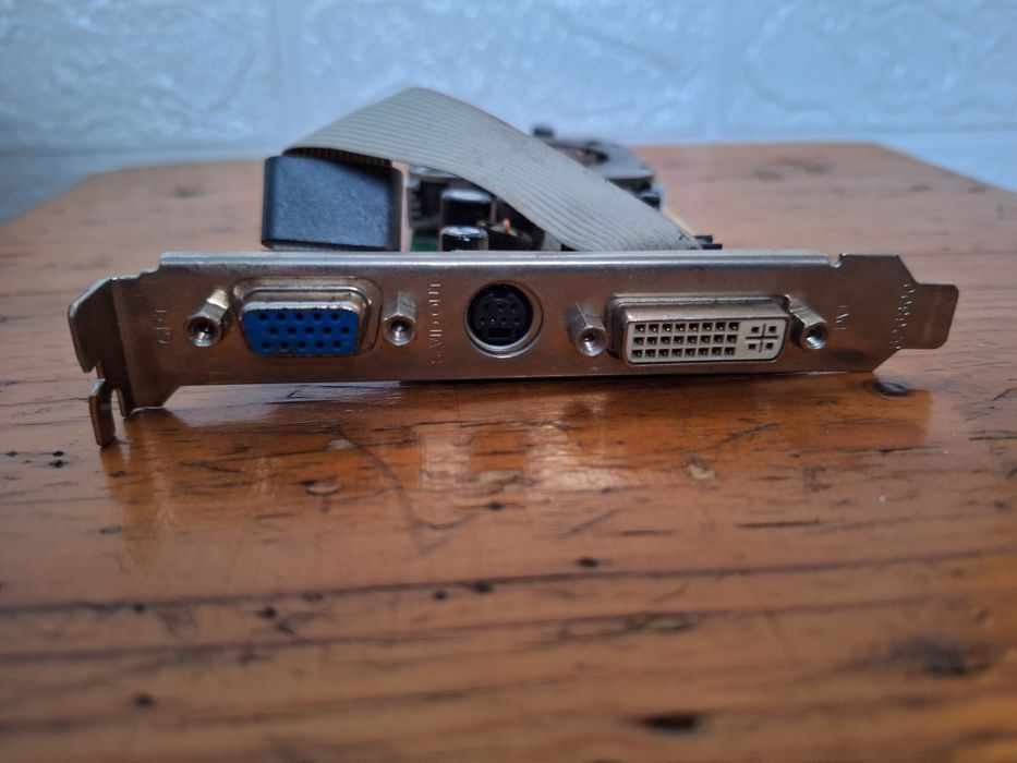 Placă video GTX 570 + alte piese + carcasă