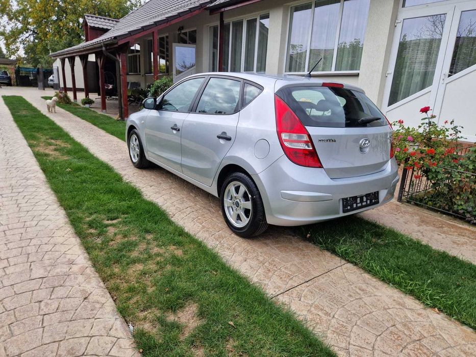 Hyundai i30 1.4 Benzina 110 Cp 2009