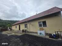 Vand casa pe parter,comison zero client, singur in curte Dumbravita BV