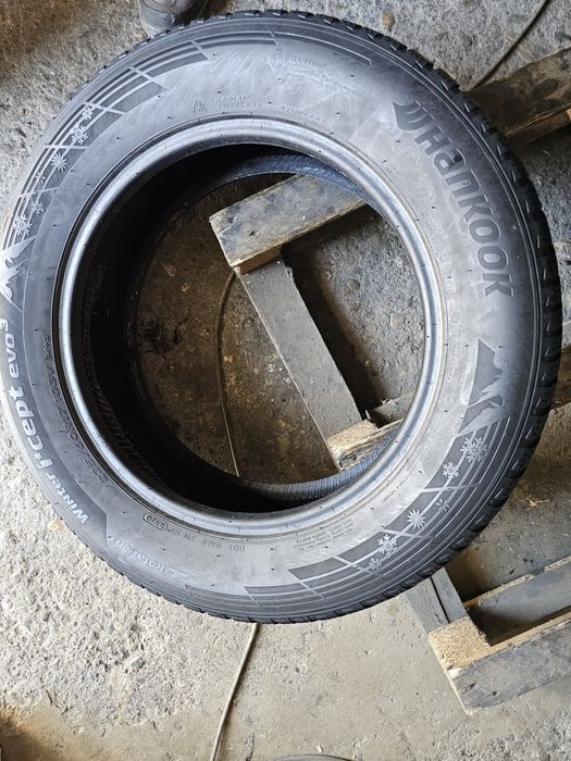 2 anvelope iarna 225 60 17 Hankook 2020
