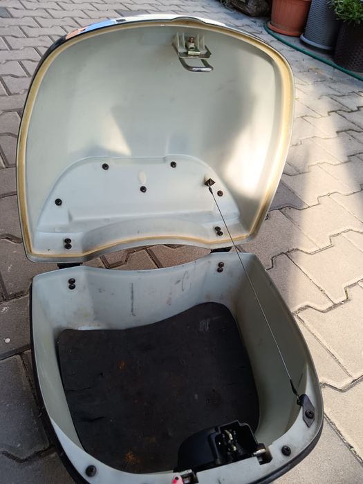 Cutie motor sau scuter