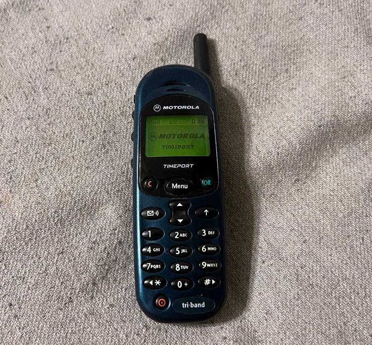 Telefon Motorola Timeport triband functional, colectie fara incarcator