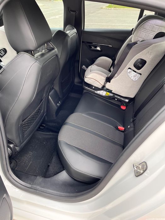 Peugeot e-208 GT Electric 100 kW / 136 CP