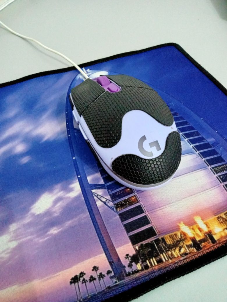 Игровой мышка Logitech g102 lightsync