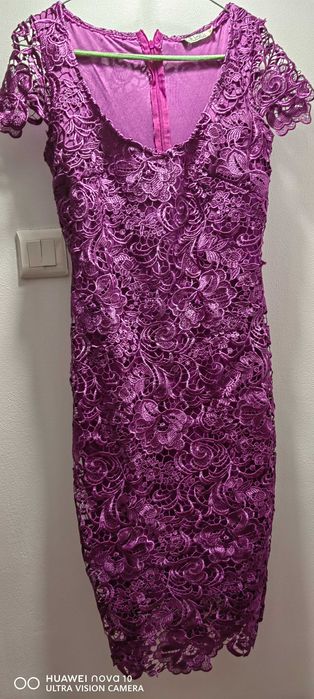 Rochie eleganta cu broderie