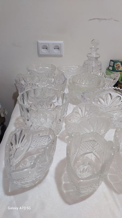 Хрусталь идишлар сотилади, хамаси 800 000 сум