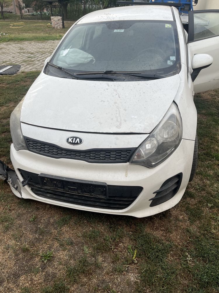 Kia rio 1.2i 2016г.