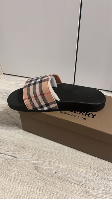 Мъжки burberry чехли номер 43 НОВИ