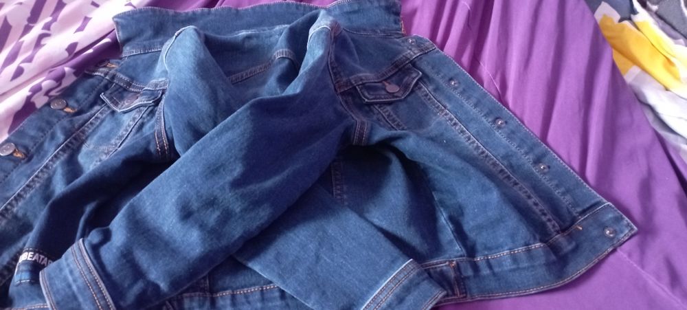 Дънков лот от две якета ново и като ново общо 30 лв,104-110,4-5 г.