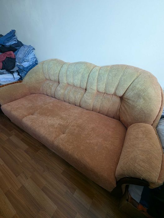 голям разтегателен диван за хол, използван