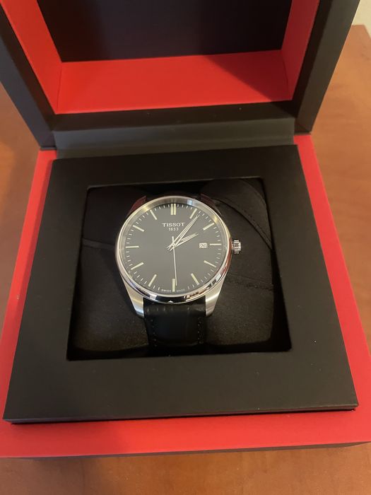 Tissot T150 чисто нов
