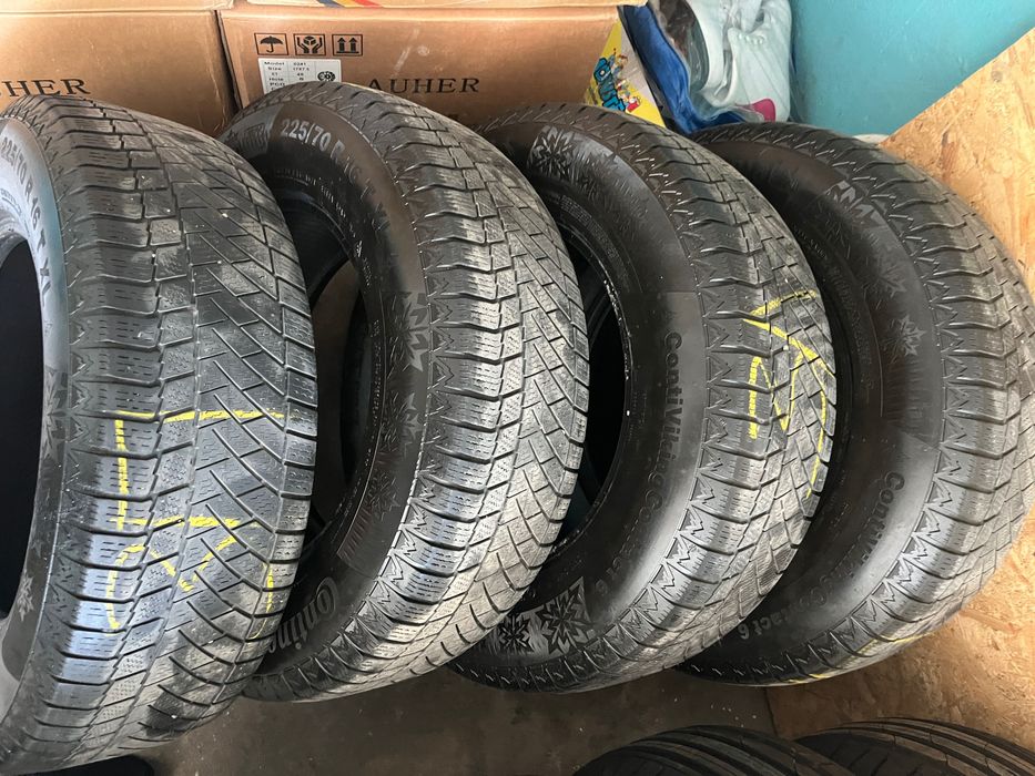 Зимние шины Continental 225/70 R16