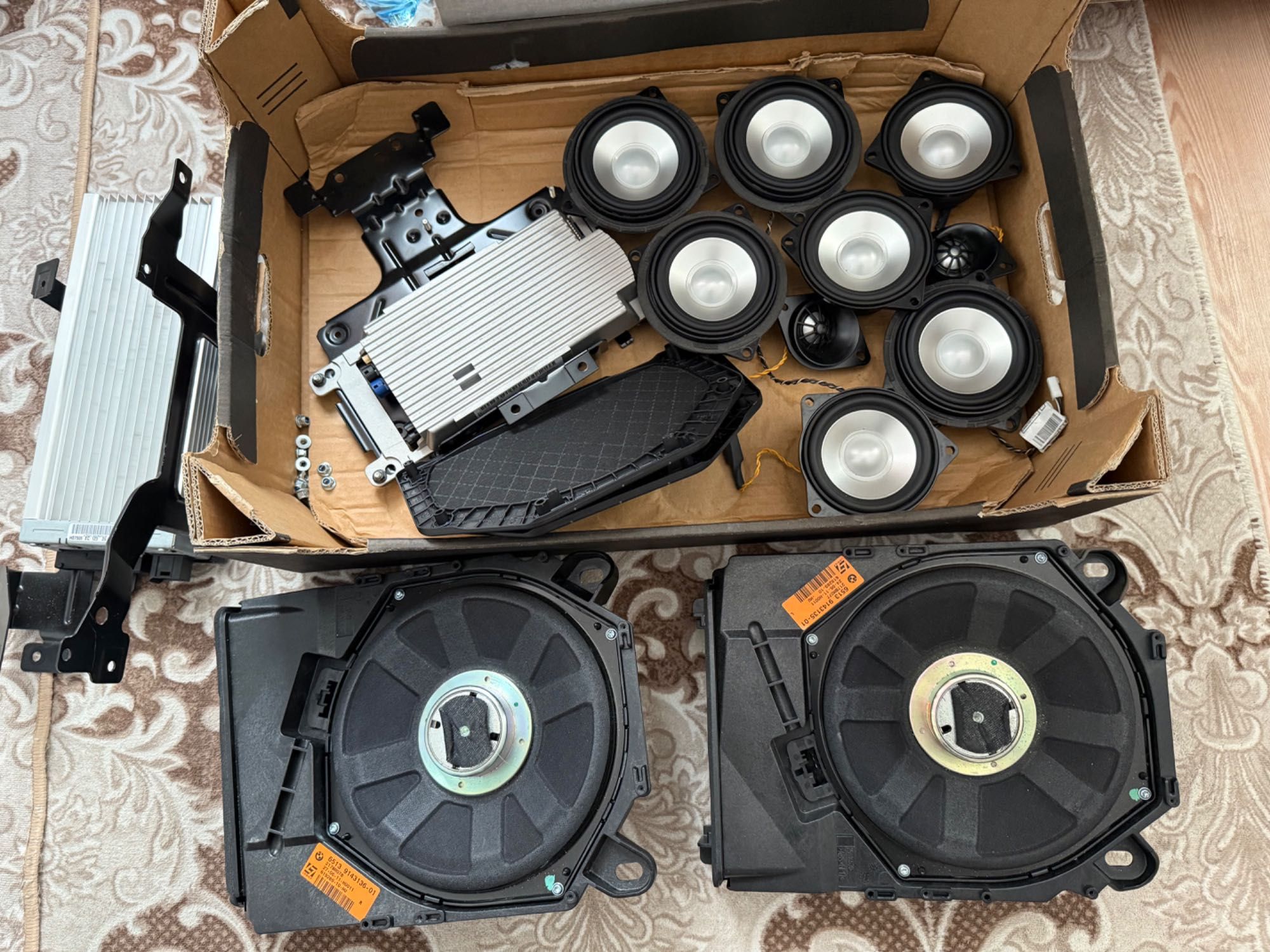 Продавам музика harman kardon e90