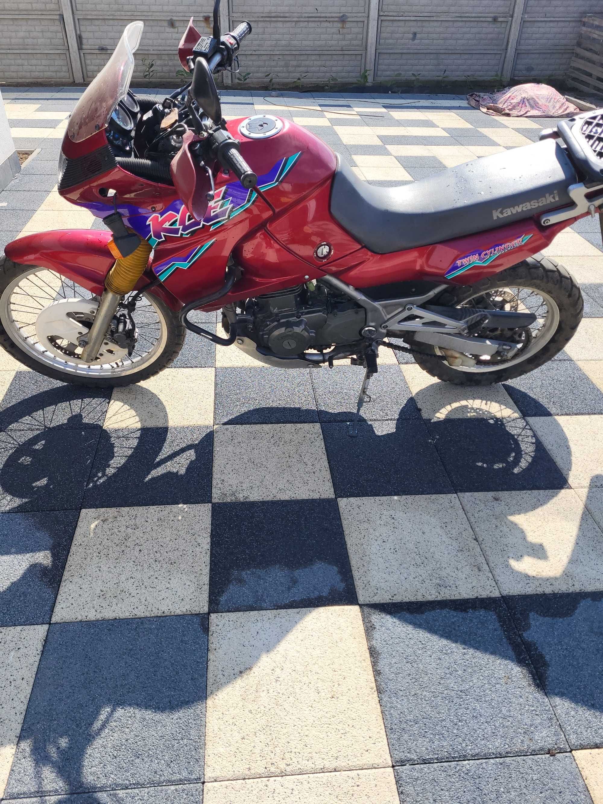 Motocicleta Kawasaki KLE 500 Twin