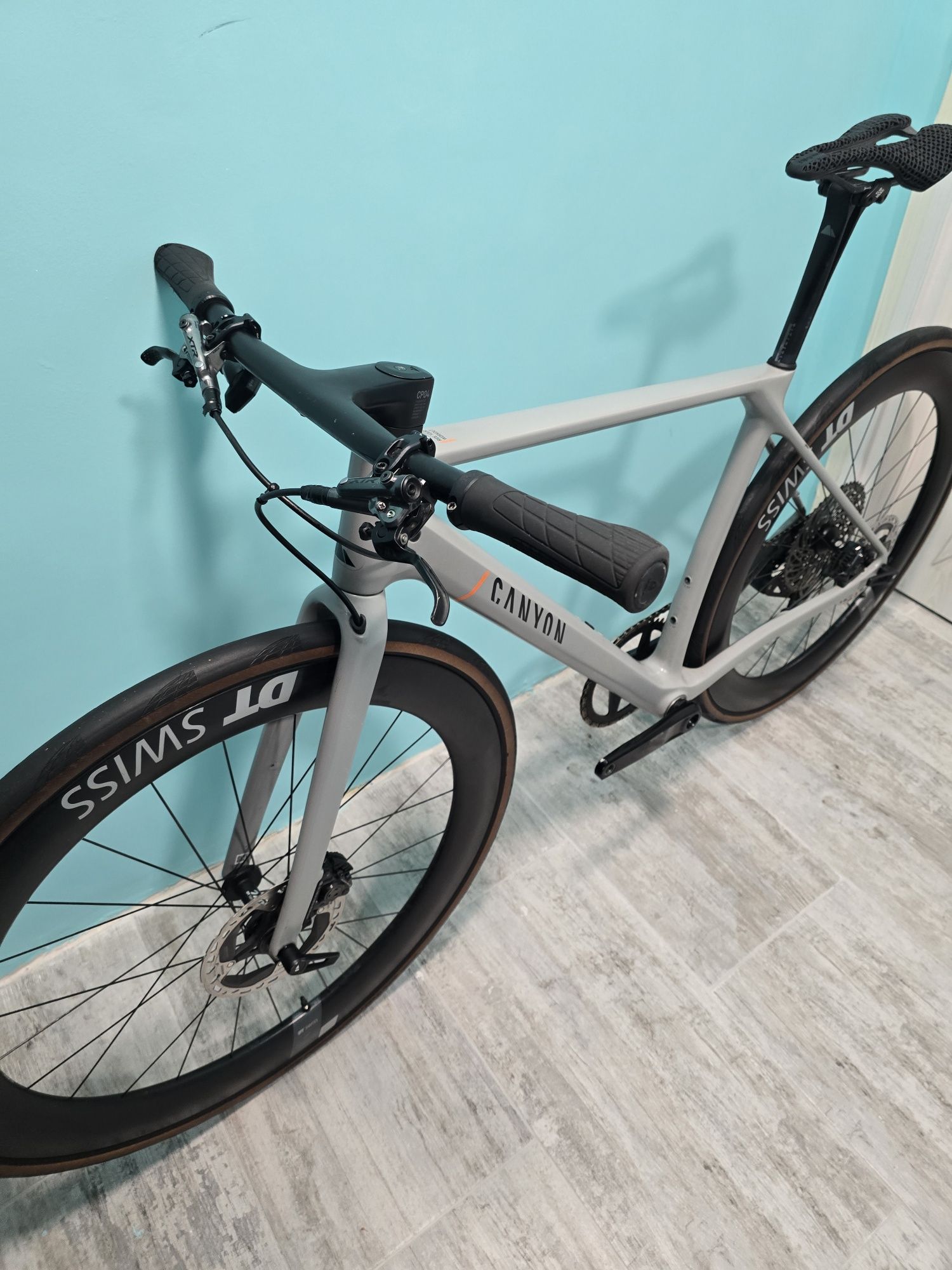 Карбонов шосеен велосипед Canyon roadlite