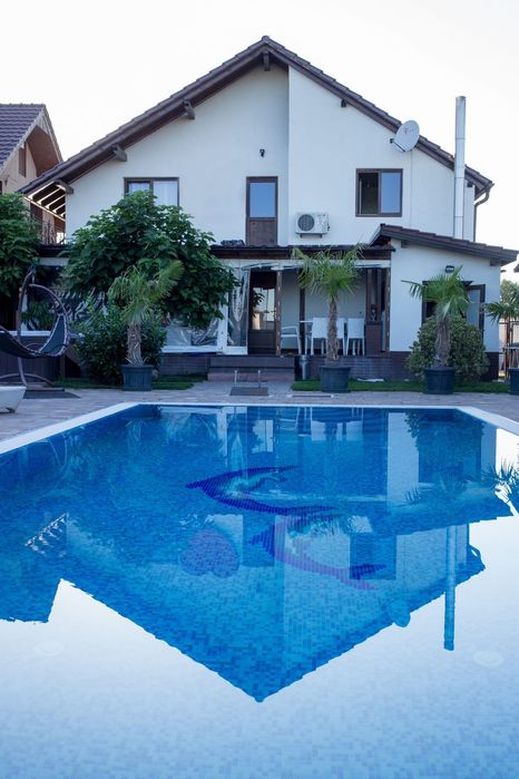VILĂ CU PISCINĂ – direct de la proprietar – Vladimirescu, Arad
