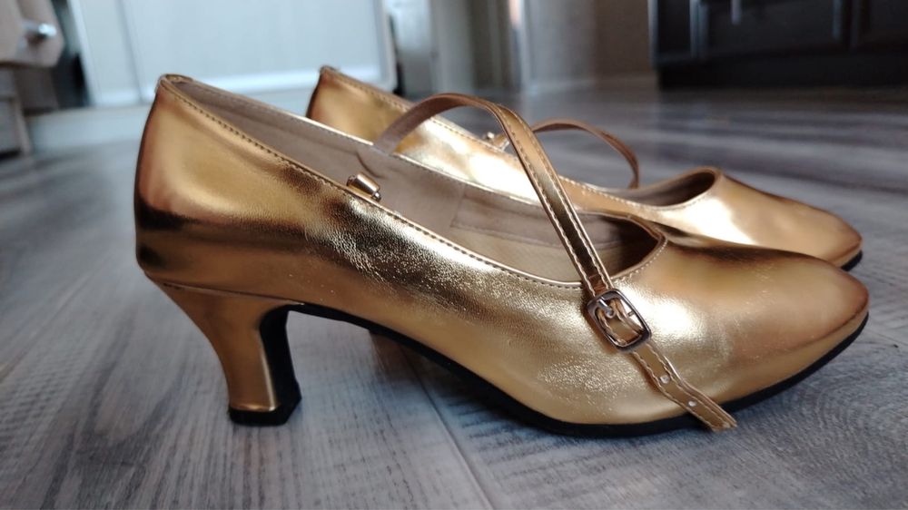 Продам туфли для танцев