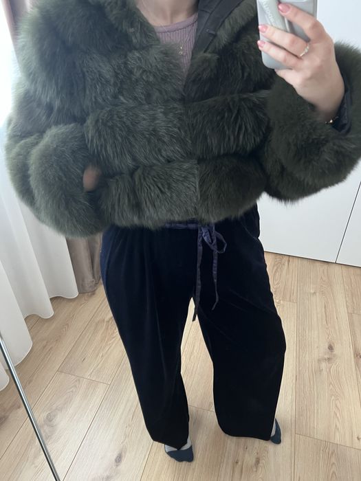 Haina blana vulpe kaki