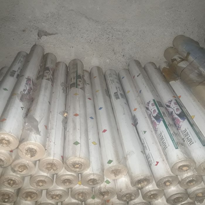 Vand tapet diverse modele angro sau la bucata