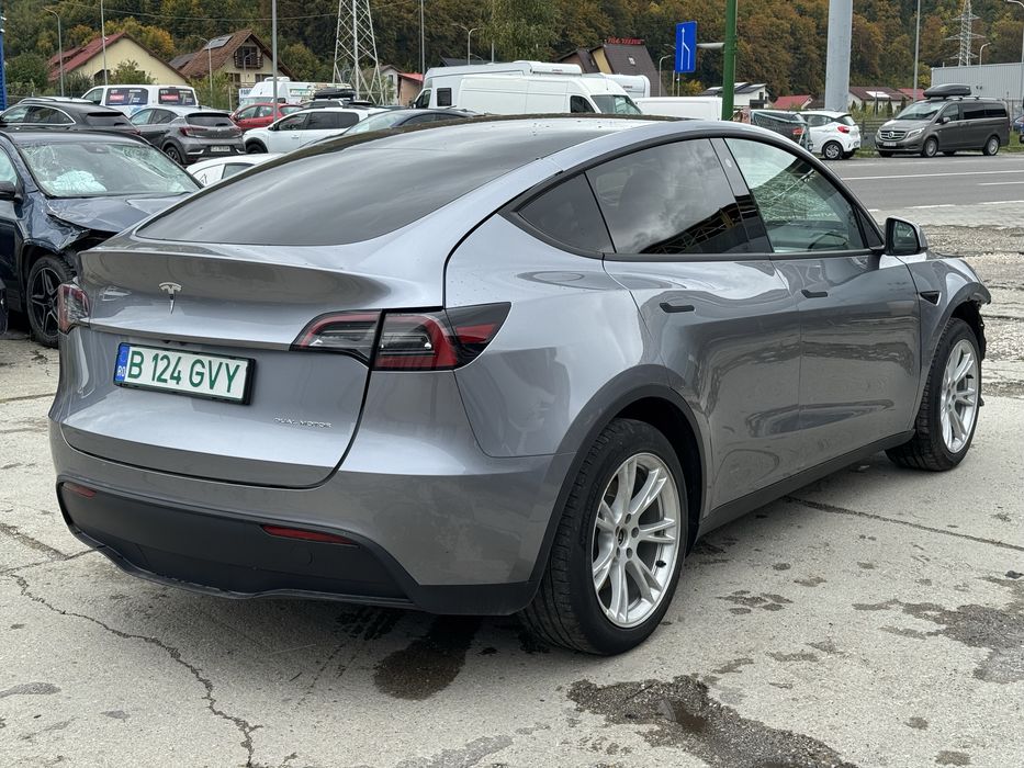 Tesla Y Performance Long Range Dual Motor AWD avariat
