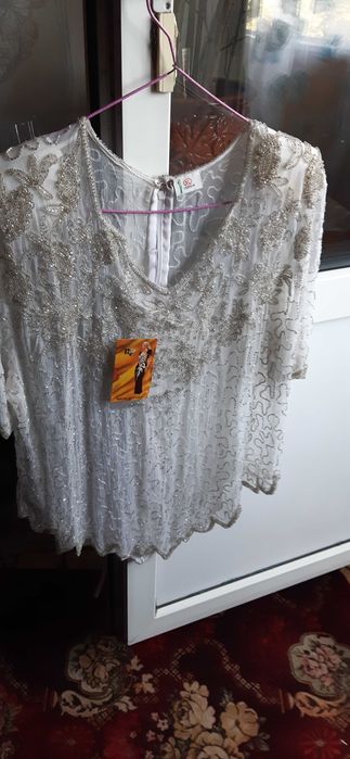 Блузка красивая  из  бисера. Легкая. Производство   Индия и   Брюки