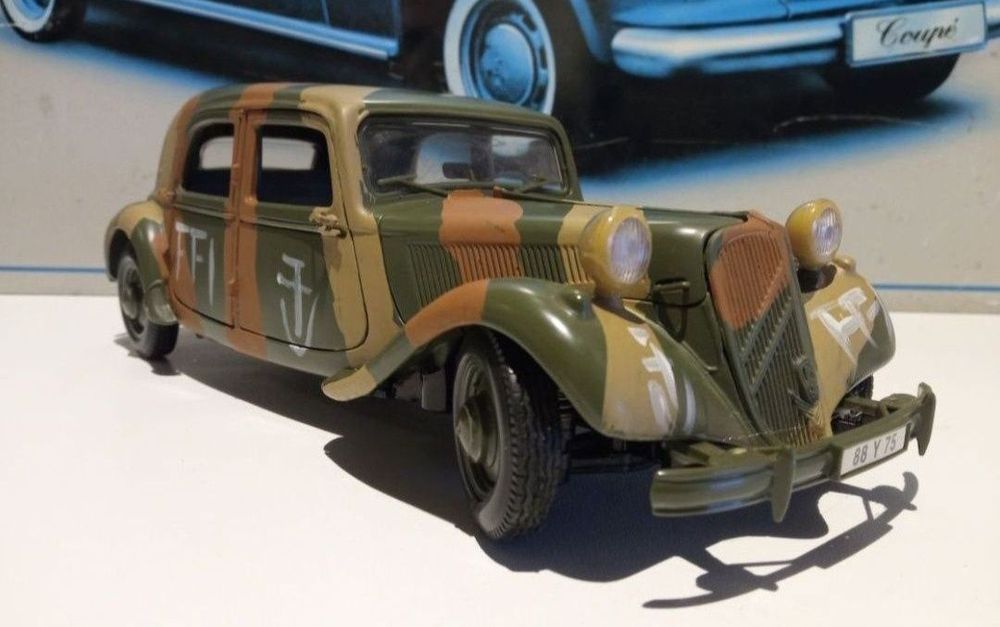 Macheta metalica auto Citroen 15CV army 
Scara 1:18
Citroen 15CV
Maist