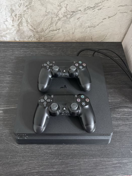Продам Playstation 4 slim