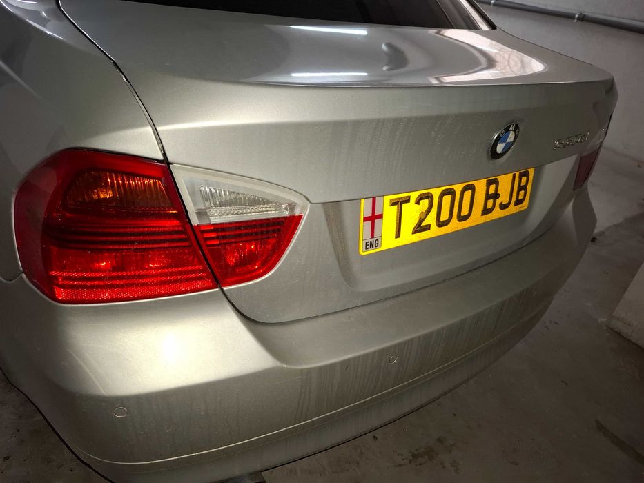 dezmembrez bmw 330d e90