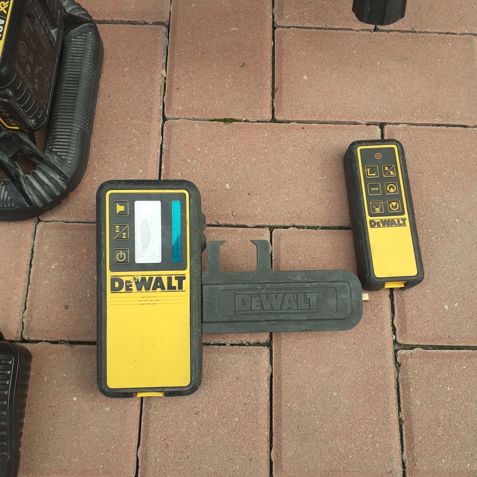 Laser profesional dewalt  dce079g