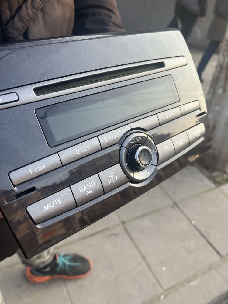 Cd player за fiat bravo 2