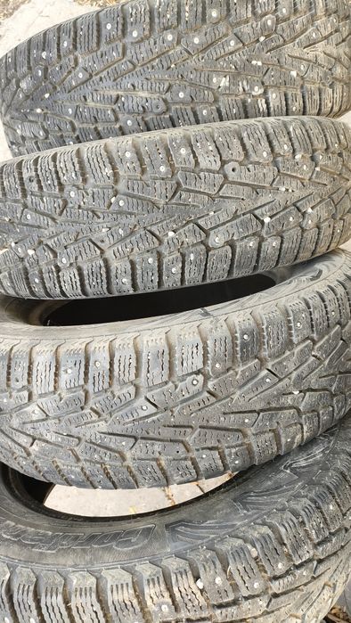 Зимняя шипованая резина 3 штуки одного бренда 195/65 r15