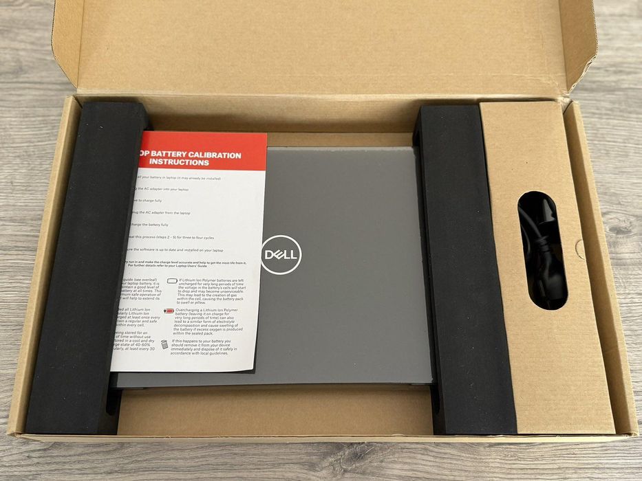 Лаптоп Dell Latitude 7420 I7-1165G7 16 GB 256 GB Windows 11 Гаранция