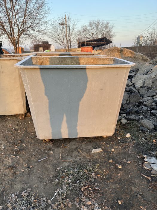 Мусорные баки. Контейнеры