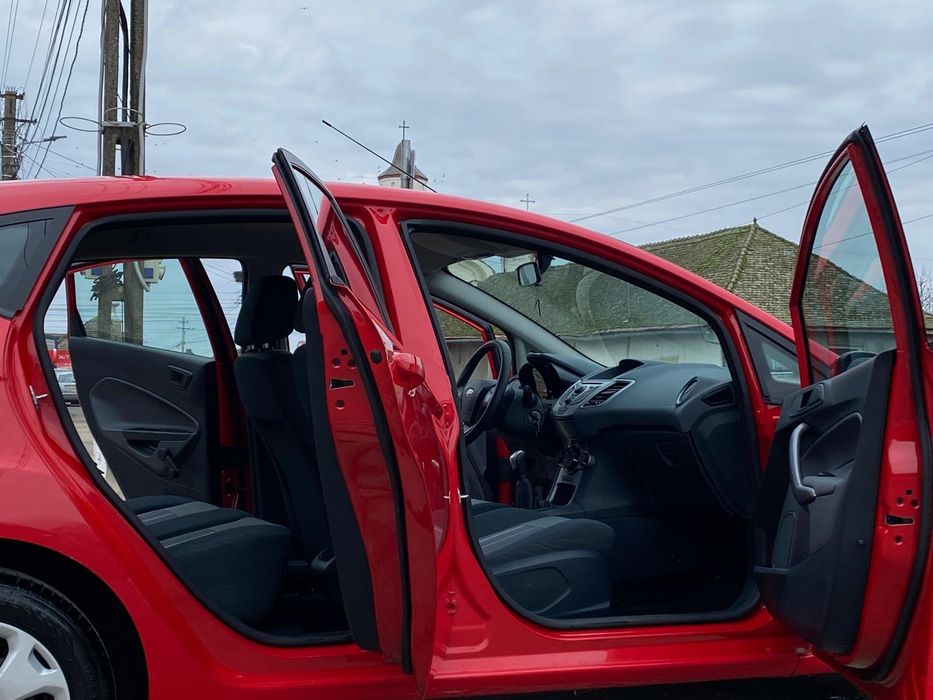 Ford Fiesta 1.3 Benzină — 2010 — Doar 5.000 km —