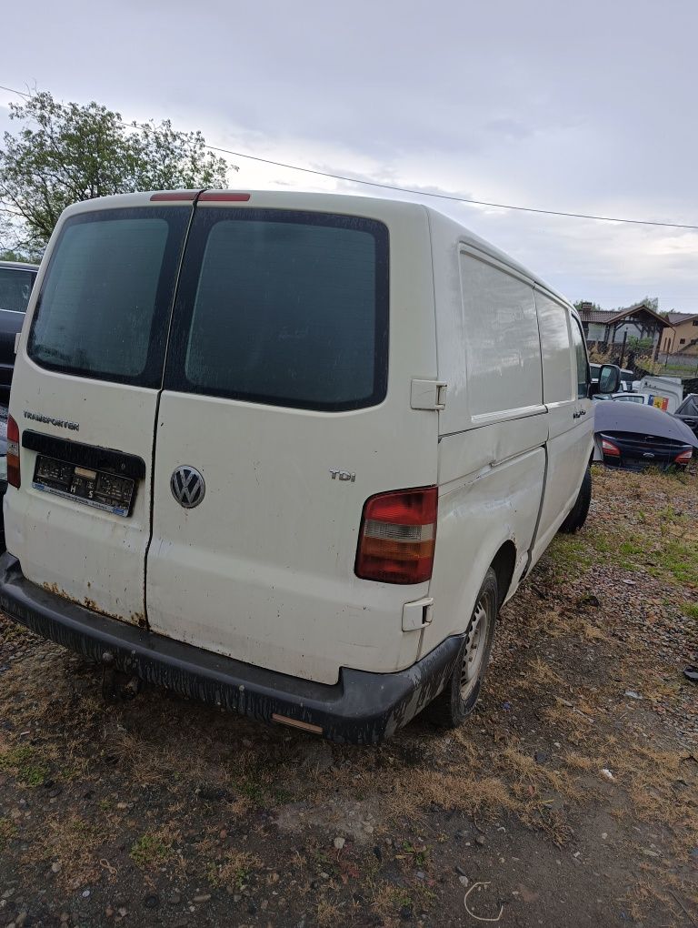 Dezmembrari capota bara faruri aripi uși stopuri punte geam vw t5 2005