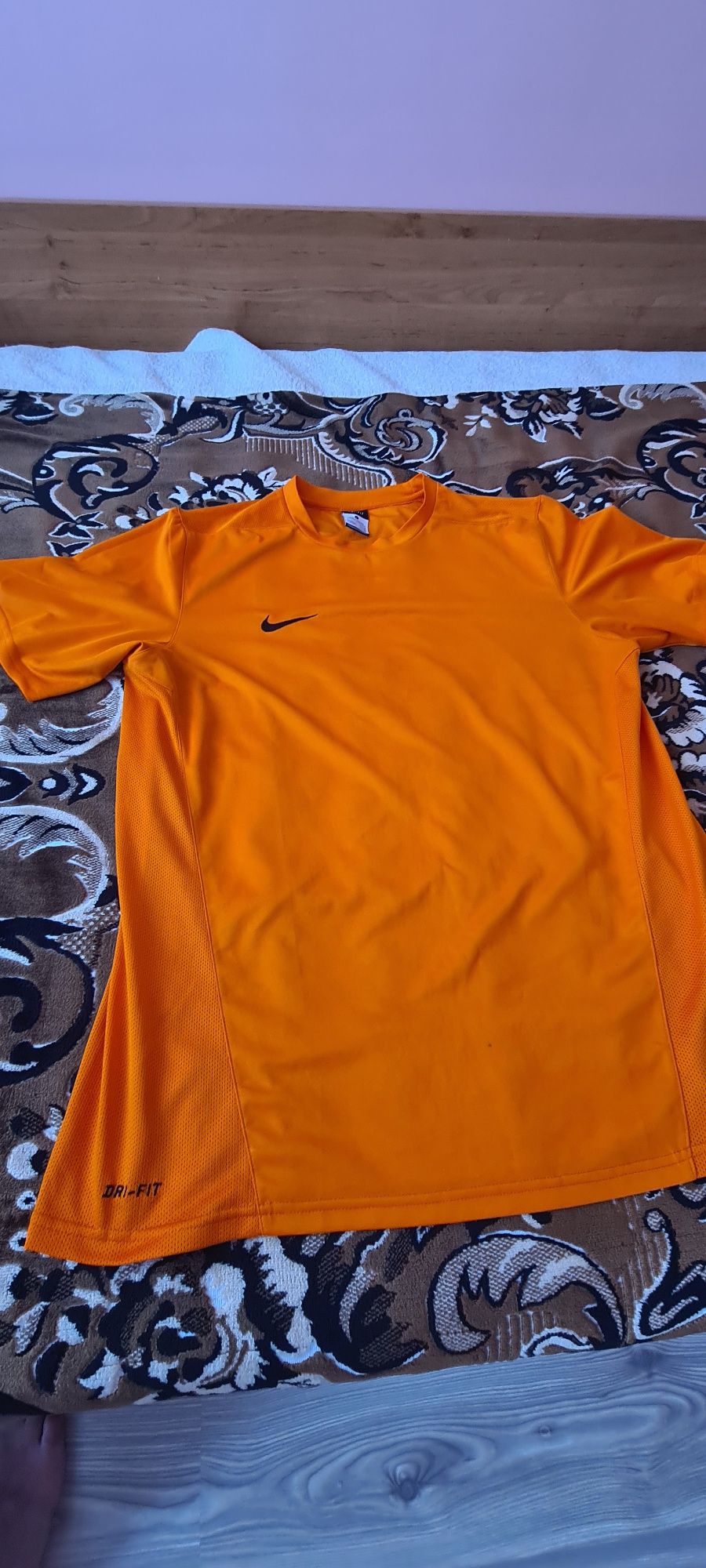 Adidas mngo zapazeni