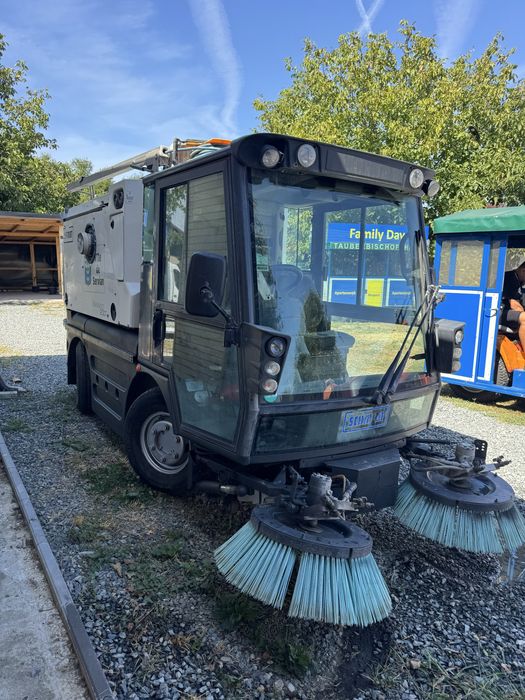 AutoMaturatoare aspirator stradal  Schmidt 2 perii aspirator karcher