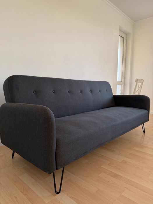 Canapea neagră extensibila