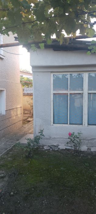 Къща в село Леново