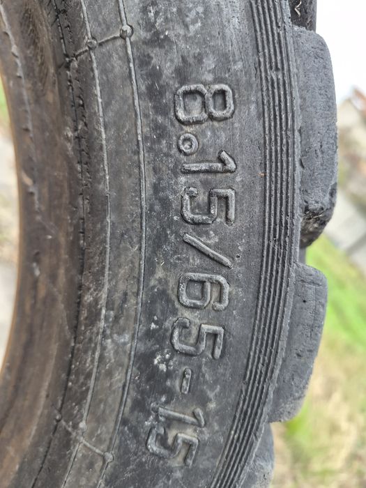 Гума за мотокар 8.15х15