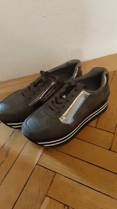 Дамски обувки на плотформа