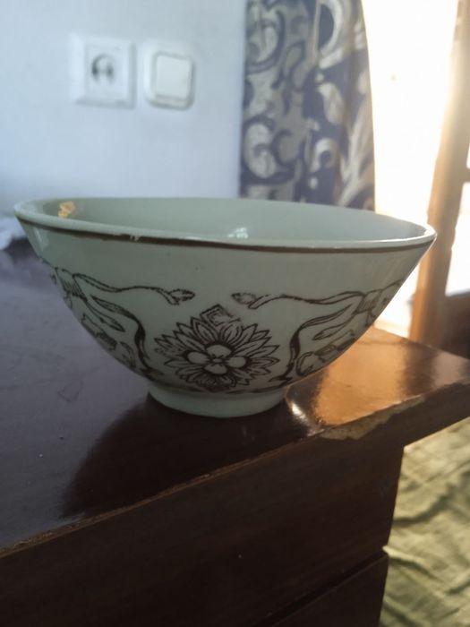 Кадимий пиёла сотилади