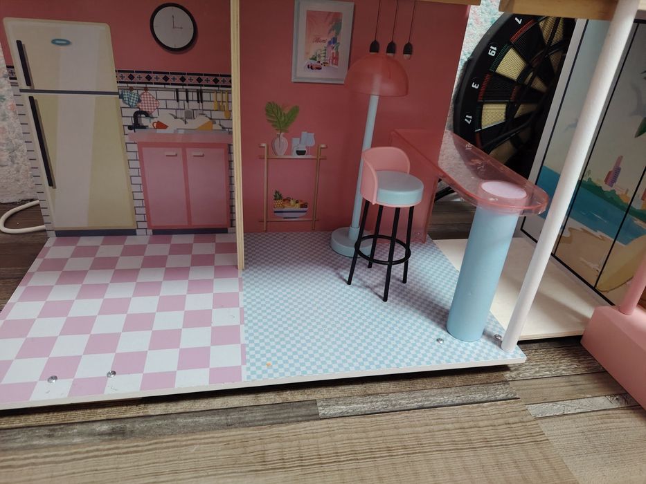 Къща за кукли  .