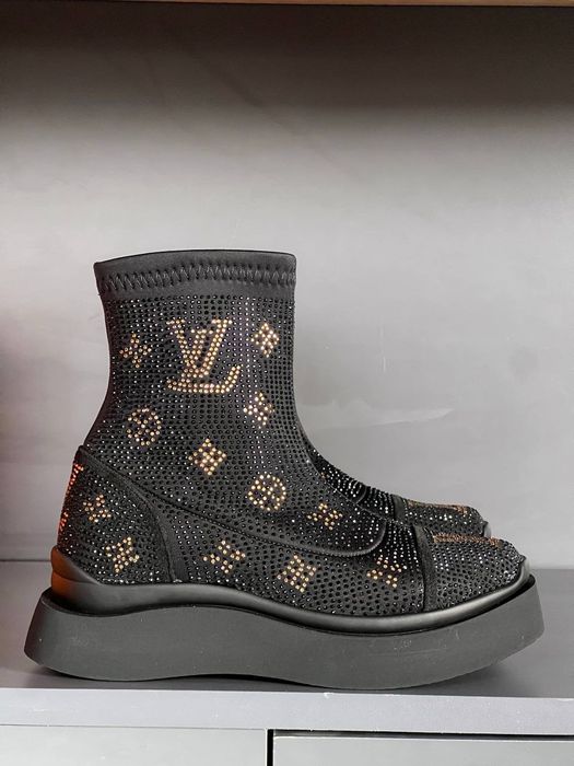 Prada  Louis Vuitton Cizme elastice acoperite cu strasuri